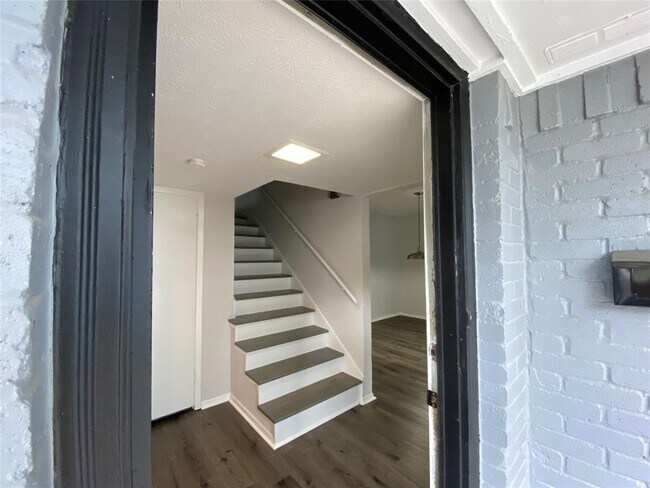 Building Photo - 3619 Rickshaw Dr