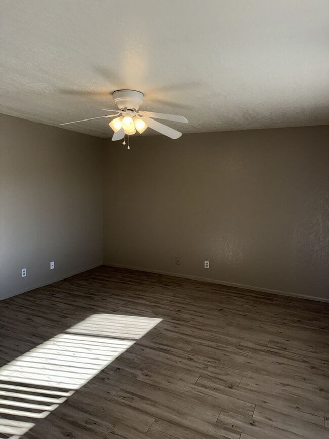 Foto del edificio - Unfurnished Full Time Home