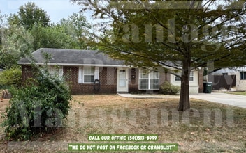 Building Photo - 2103 Arkansas Ave