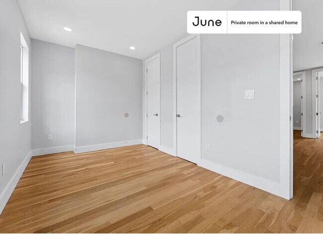 Foto del edificio - Room in Shared 3 bed/1 bath home