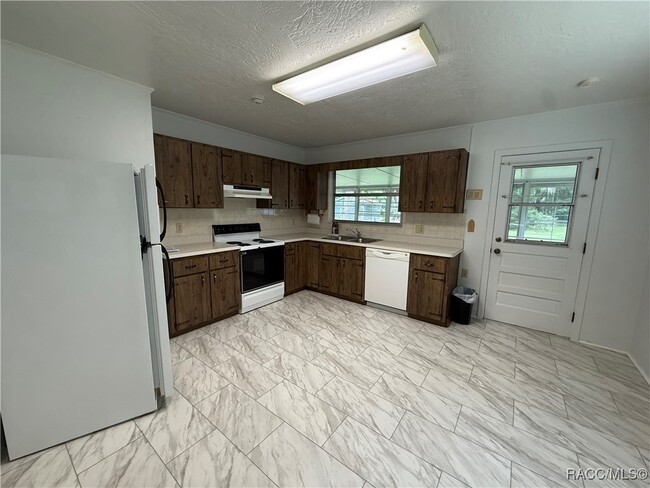 Foto del edificio - 8035 E Gospel Island Rd