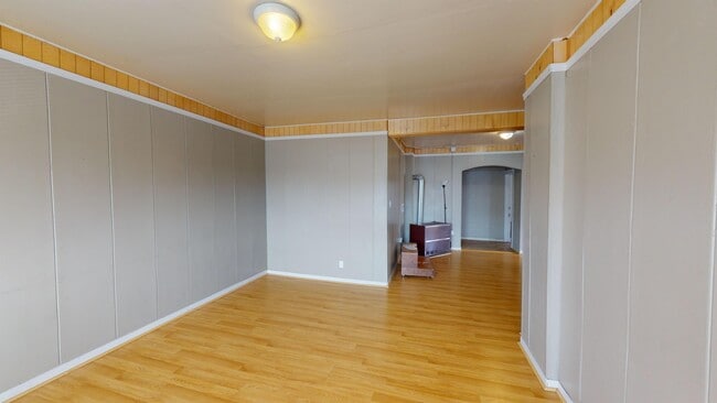 Building Photo - 506 5th St