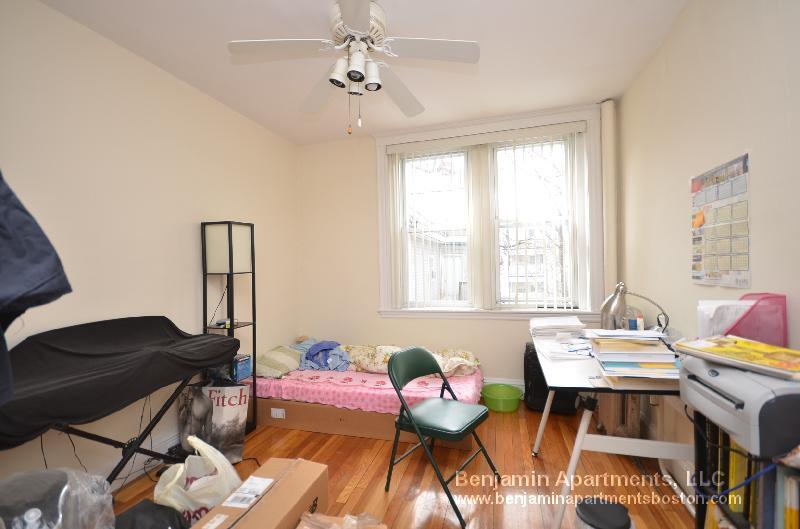 Primary Photo - 5 Barrows St