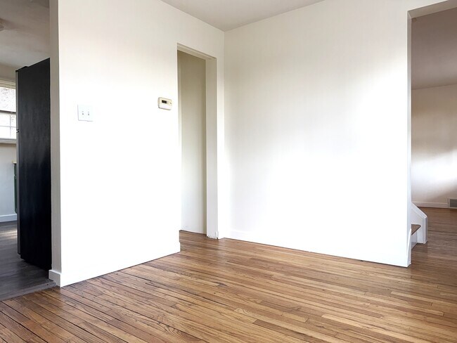 dining rm - 156 Forest Hills Plz