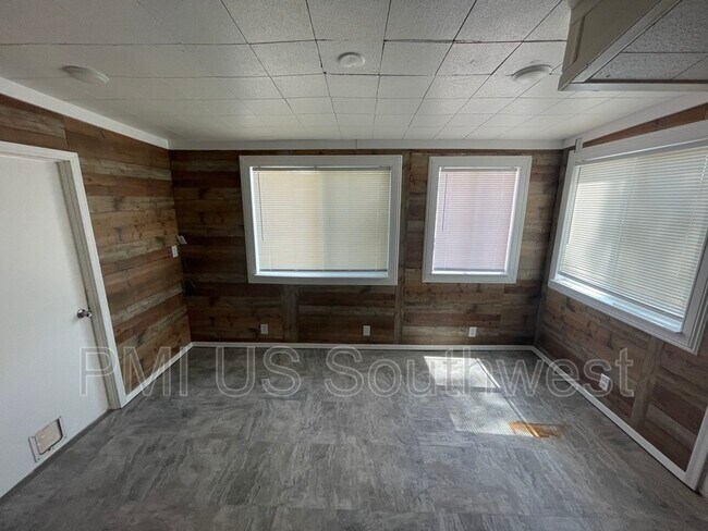 Foto del edificio - 10057 Driftwood Cir