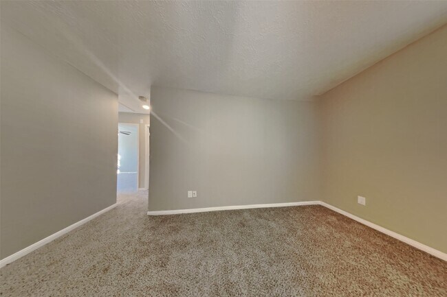 Building Photo - 18714 Timber Way Dr