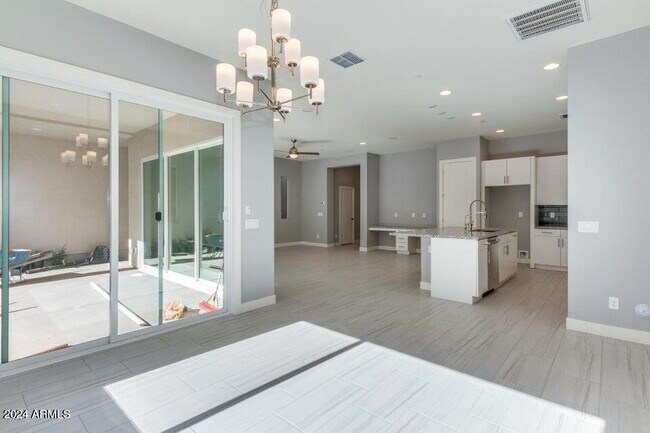 Building Photo - 6851 E Orion Dr