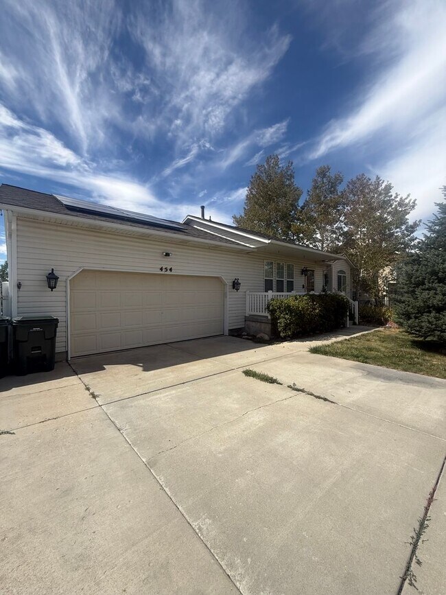 Building Photo - 454 S 980 W