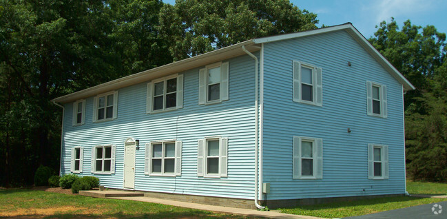 Building Photo - Trevilian Square Apartments