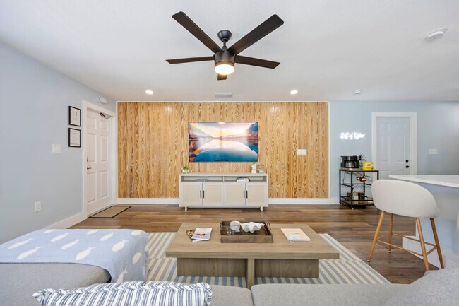 Building Photo - 79 S Brevard Ave