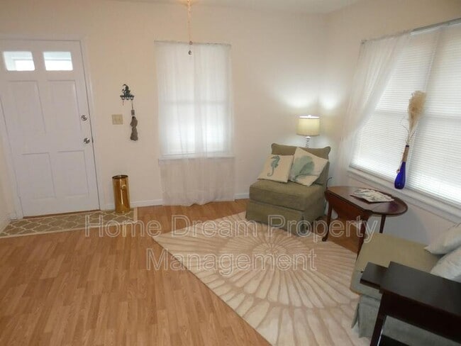 Foto del edificio - 930 Bryant Ave