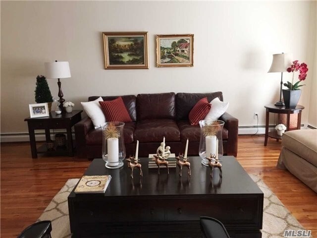 Building Photo - 500 Golf Ct