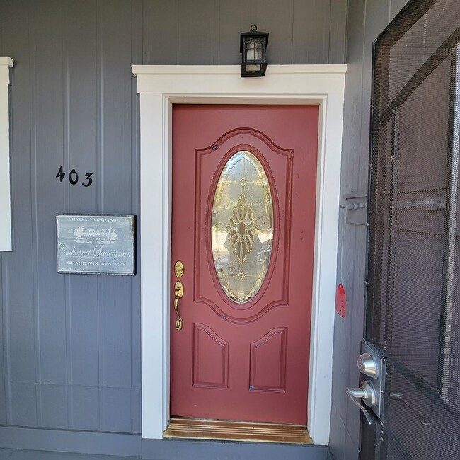 Building Photo - 403 Talbert St