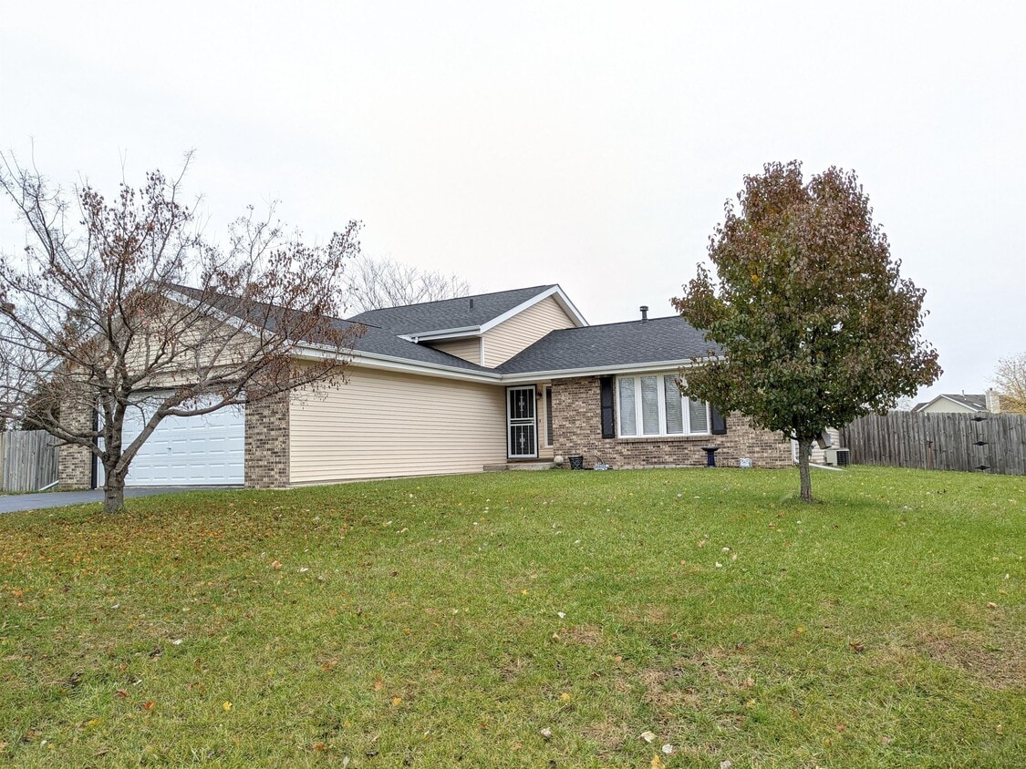 10875 Tansy Ct, Roscoe, IL 61073 House Rental in Roscoe, IL