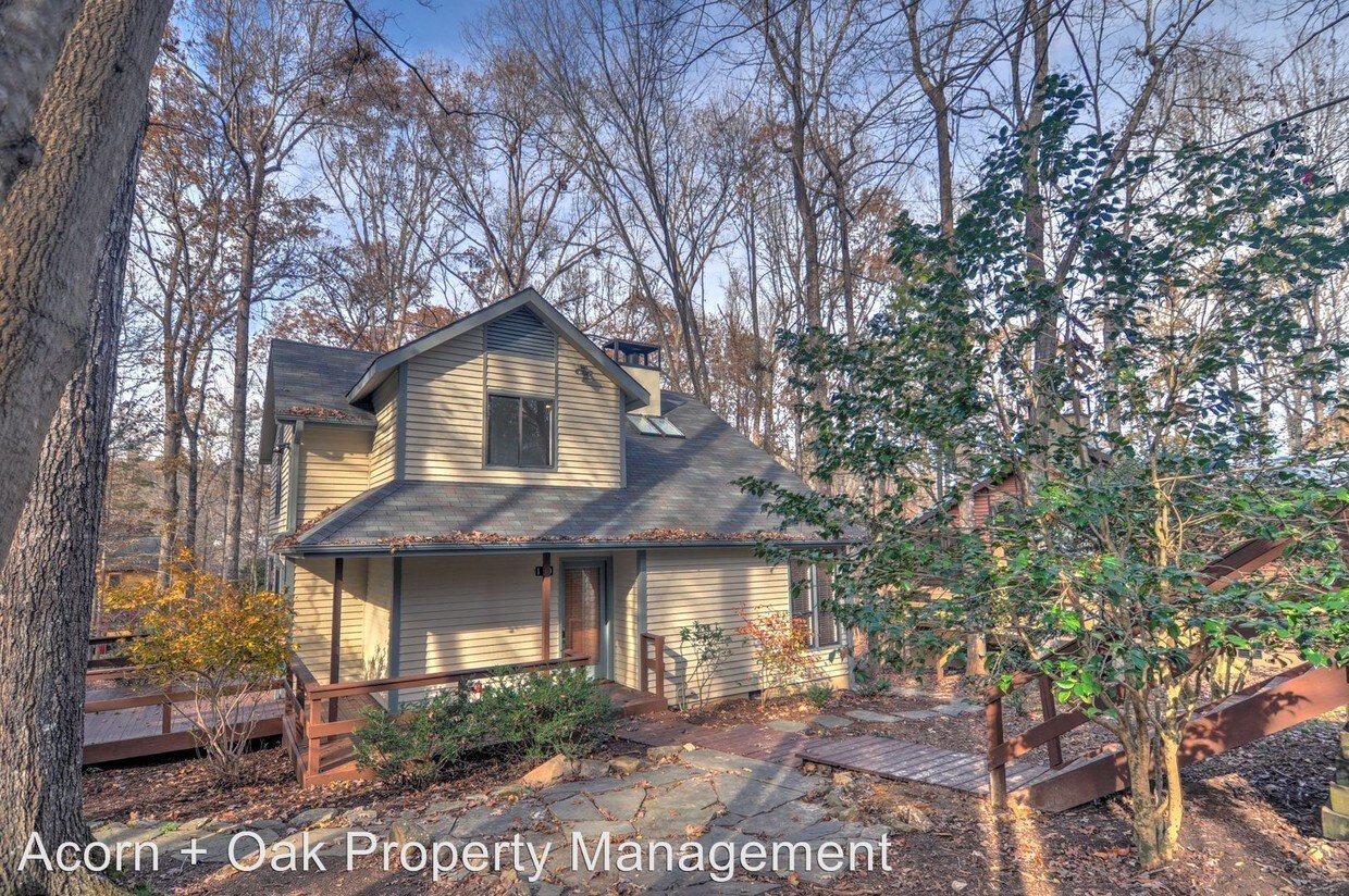 Foto principal - 3 br, 2 bath House - 110 Rock Spring Ct.