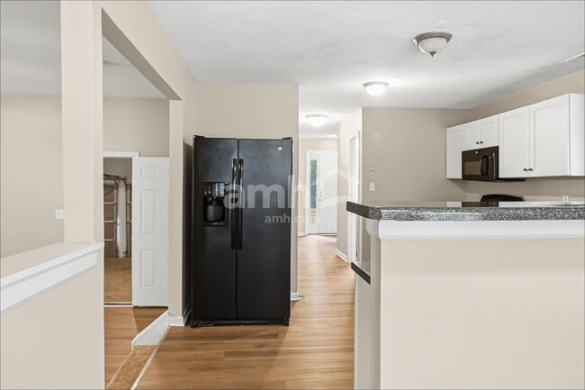 Building Photo - 3094 Lonetree Point