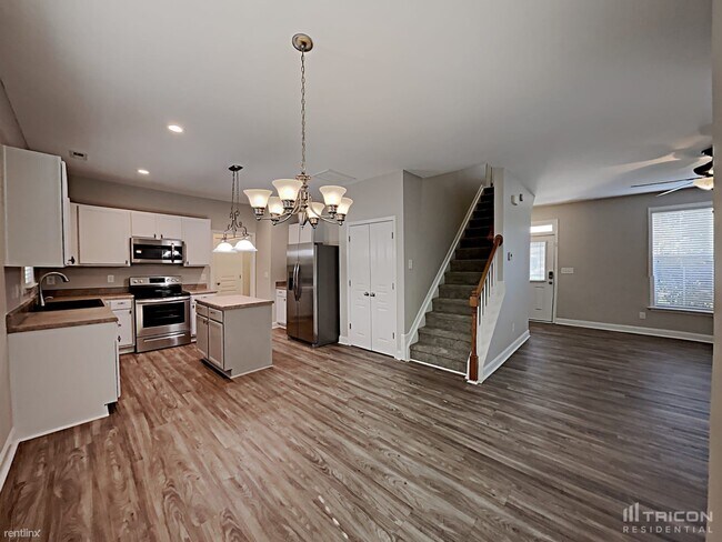 Building Photo - 553 McCarthy Dr