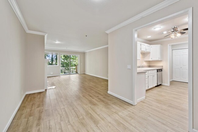 Building Photo - Ashley House - 2 bedrooms