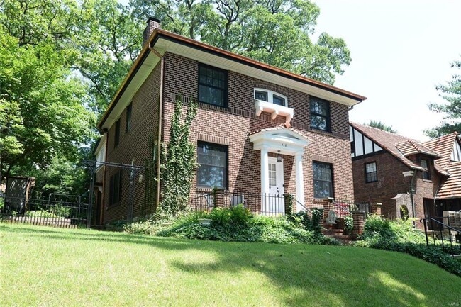 Building Photo - 418 Carswold Dr