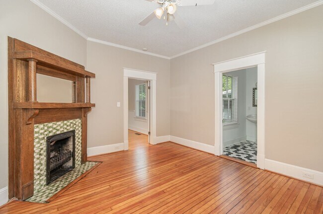Building Photo - Inviting 1912 Dutch Colonial Home in the H...