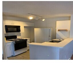 Building Photo - 91-285-285 Hanapouli Cir