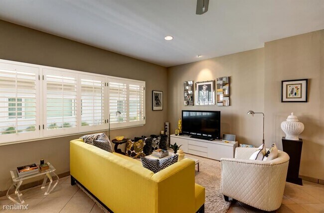 Building Photo - 2 br, 2 bath Condo - 357 E Avenida Granada