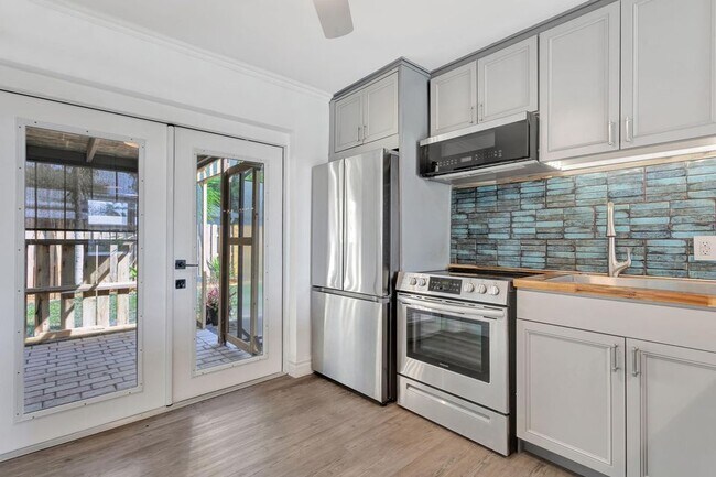 Foto del edificio - 1649 NE 31st St