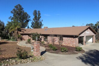 Building Photo - 18655 Oak Ridge Ln