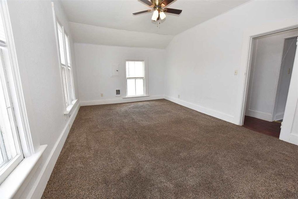 Primary Photo - 309 Waugoo Ave