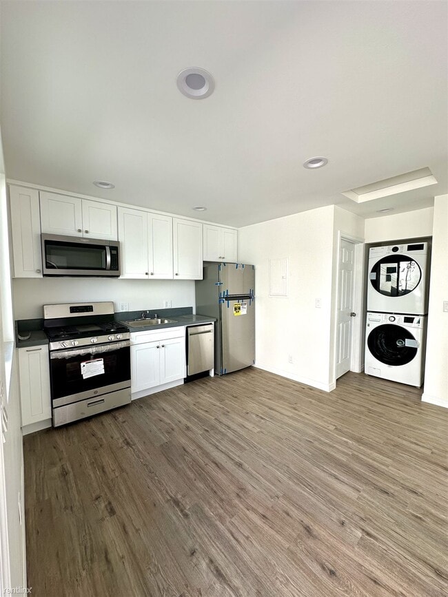 Building Photo - 1 br, 1 bath 4plex - 2941 9th Ave 2943 9th...