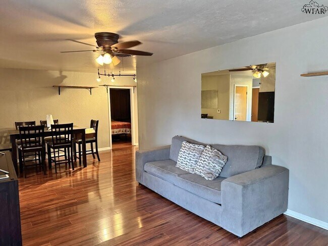 Foto del edificio - 405 Vaughn St