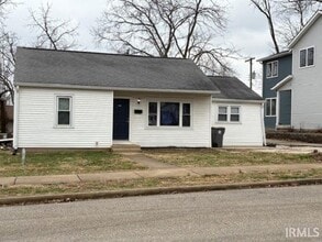 Building Photo - 1302 N Woodburn Ave