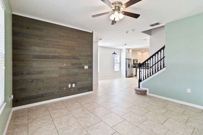 Foto del edificio - MOVE IN SPECIAL- Beautiful 4/2.5 Townhome For Rent in Harmony