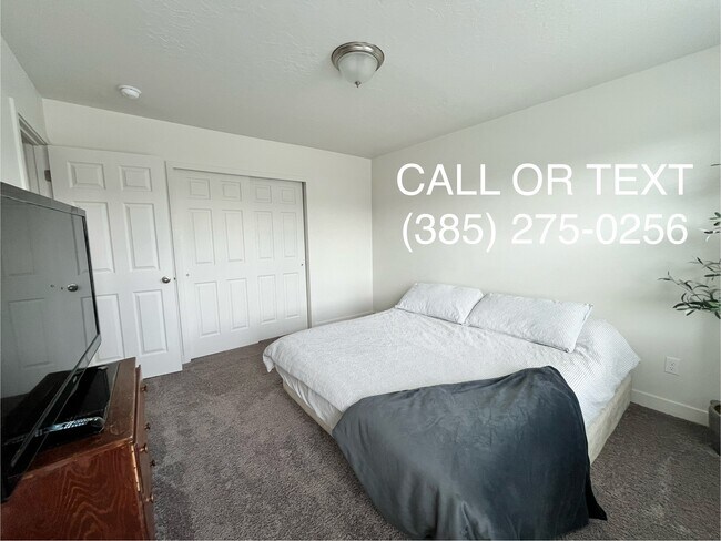 Foto del edificio - 962 W River Vine Dr