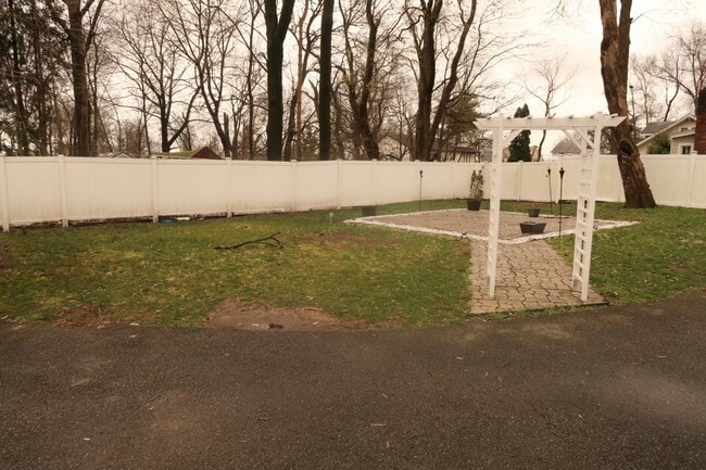 Building Photo - 32 W Englewood Ave