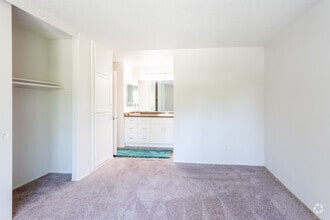 2BR, 2BA -  950 SF - Surf House Apartments