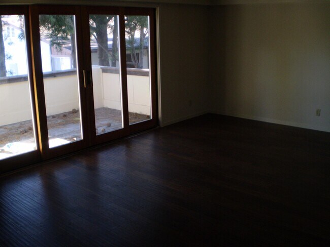 Building Photo - 670 Chorro St