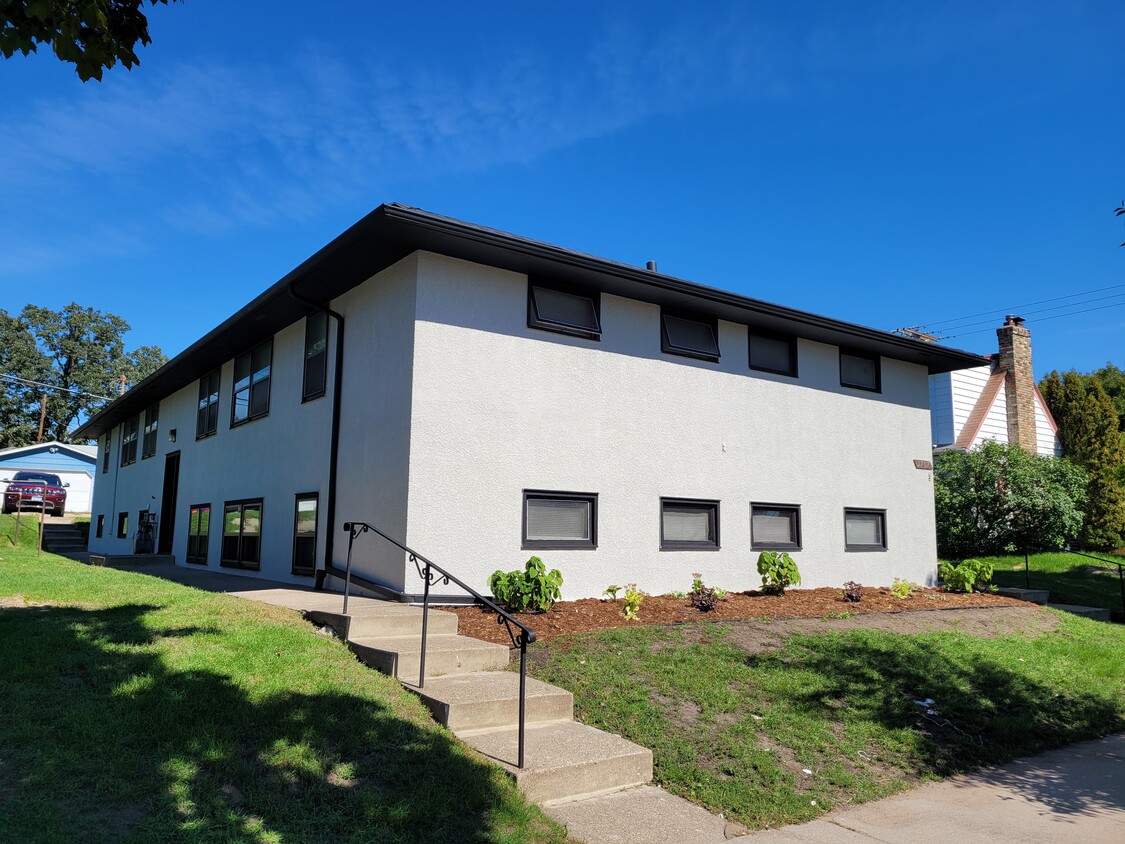 1707 Thomas Ave West - 1707 Thomas Ave