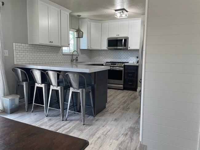 Foto del edificio - 1011 W 600 S