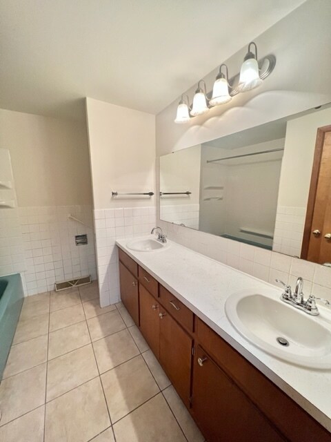 Building Photo - 3026 Albert Dr