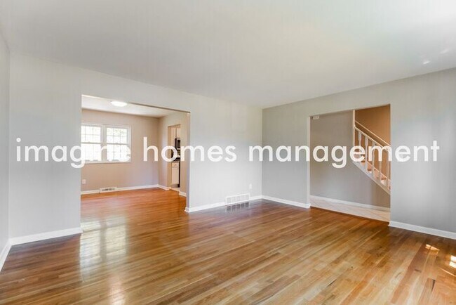 Building Photo - 10679 Bridlepath Ln
