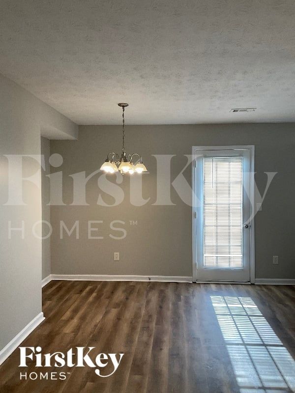 Building Photo - 1219 Mable St SW