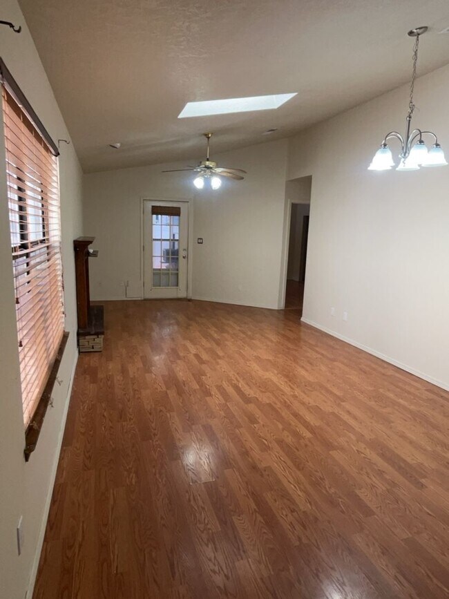 Foto del edificio - 13129 Neon Ave NE
