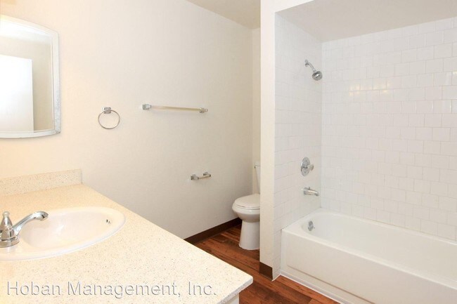 Building Photo - 1148 E Washington Ave