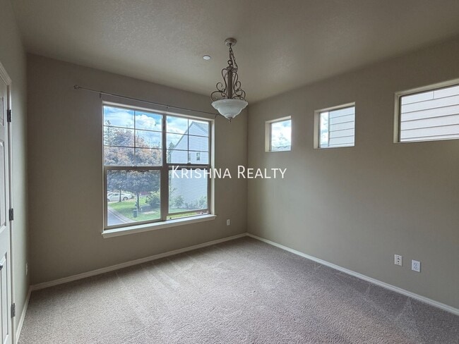 Building Photo - 15561 SW Stone Ridge Cir