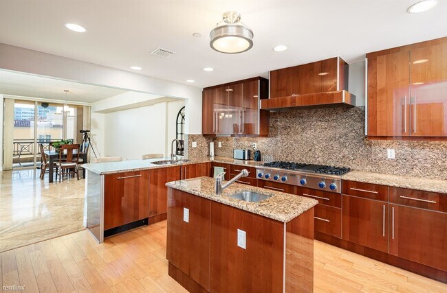 Building Photo - 2 br, 2.5 bath Condo - 3501 N Ocean Dr Apt 6C