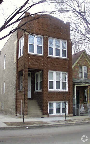 Foto principal - 2944 W Jackson Blvd