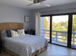 Building Photo - 11000 S Ocean Dr