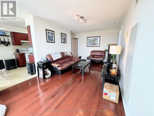 Building Photo - 88 Grangeway Ave