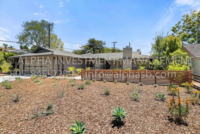 Building Photo - Mid Century Alta Mesa Home w/ Hip Vibe - U...